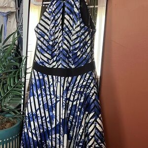 Chic Blue and White Patterned Maxi Dress